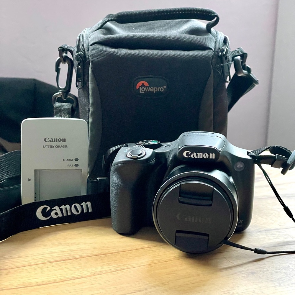 Canon Powershot SX520 HS & Camera Bag Set